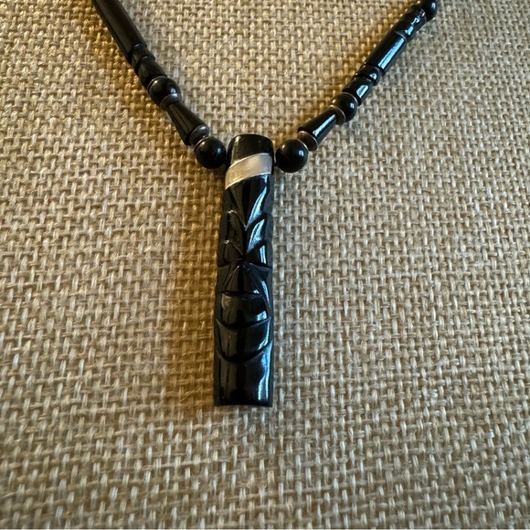 ⚜️3 for $30⚜️ Monochrome Textured Bar Pendant Necklace (Black and White) - Picture 4 of 10